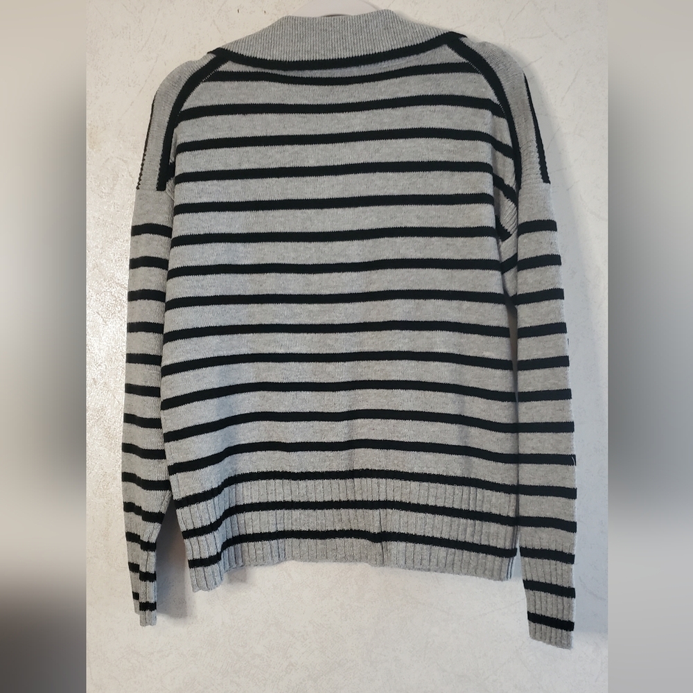 STYLUS Striped Gray and Black Women's Sweater SIZE:M - Picture 3 of 7